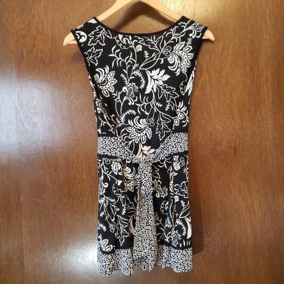 Venezia Floral Print Sleeveless Top - Picture 4 of 4